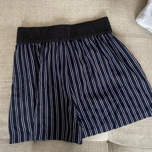 🛑SOLD ZARA Navy Stripe High Waisted Silky Bermuda Shorts - Picture 7 of 8